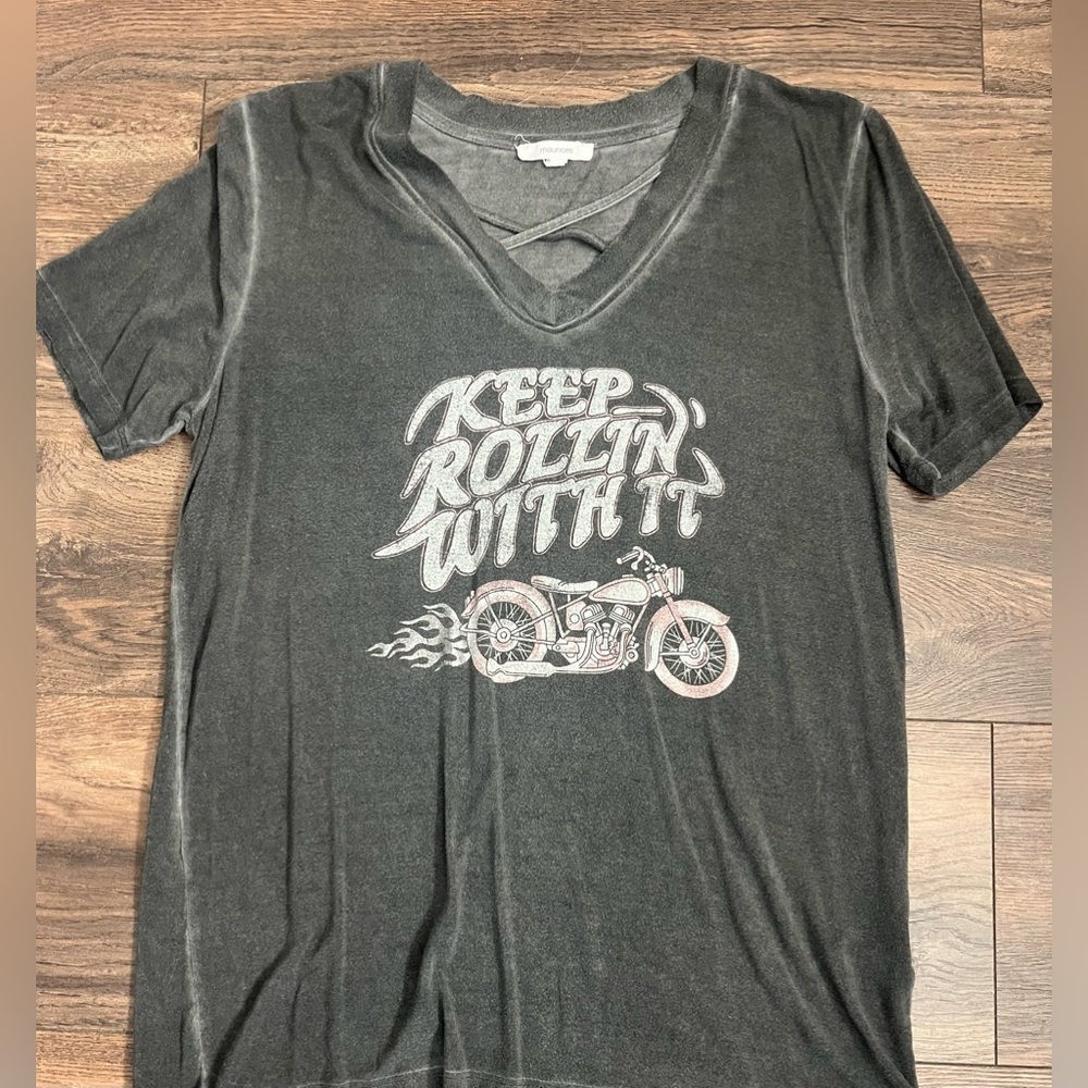 Maurices Keep Rolling With It Gray Graphic Tee, size XSmall (fits like a Sm/Md) - Picture 2 of 7
